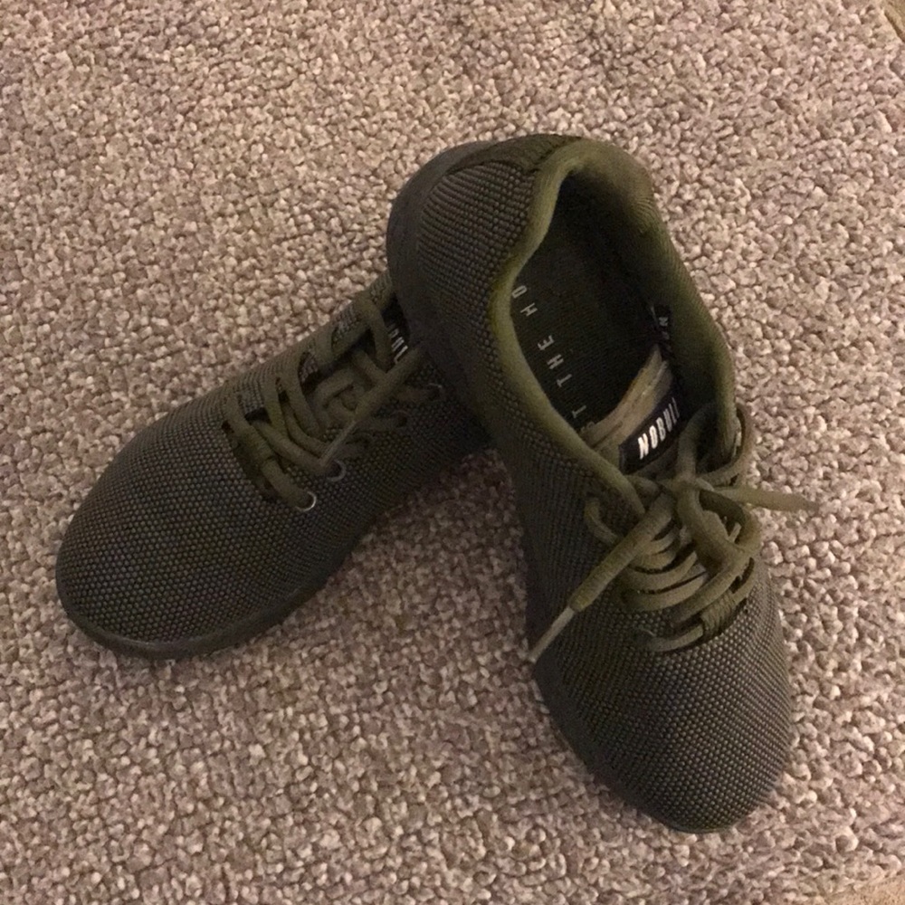 NoBull Army Green - women’s size 8